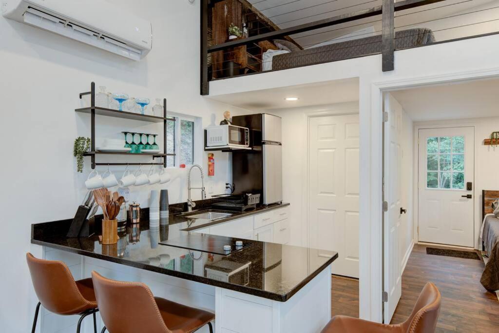 2 Bed 1 Bath-sleeps 5 To 6 Near Rrg Large Deck *
