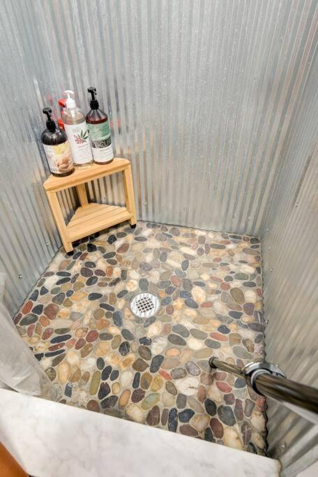 2 Bed 1 Bath-sleeps 5 To 6 Near Rrg Large Deck Beattyville