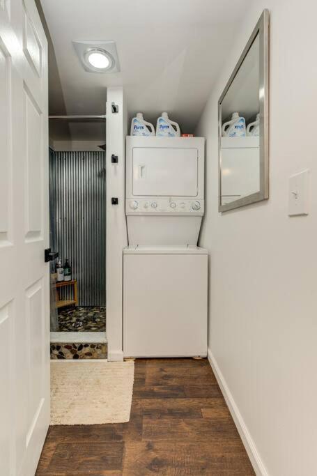 2 Bed 1 Bath-sleeps 5 To 6 Near Rrg Large Deck *