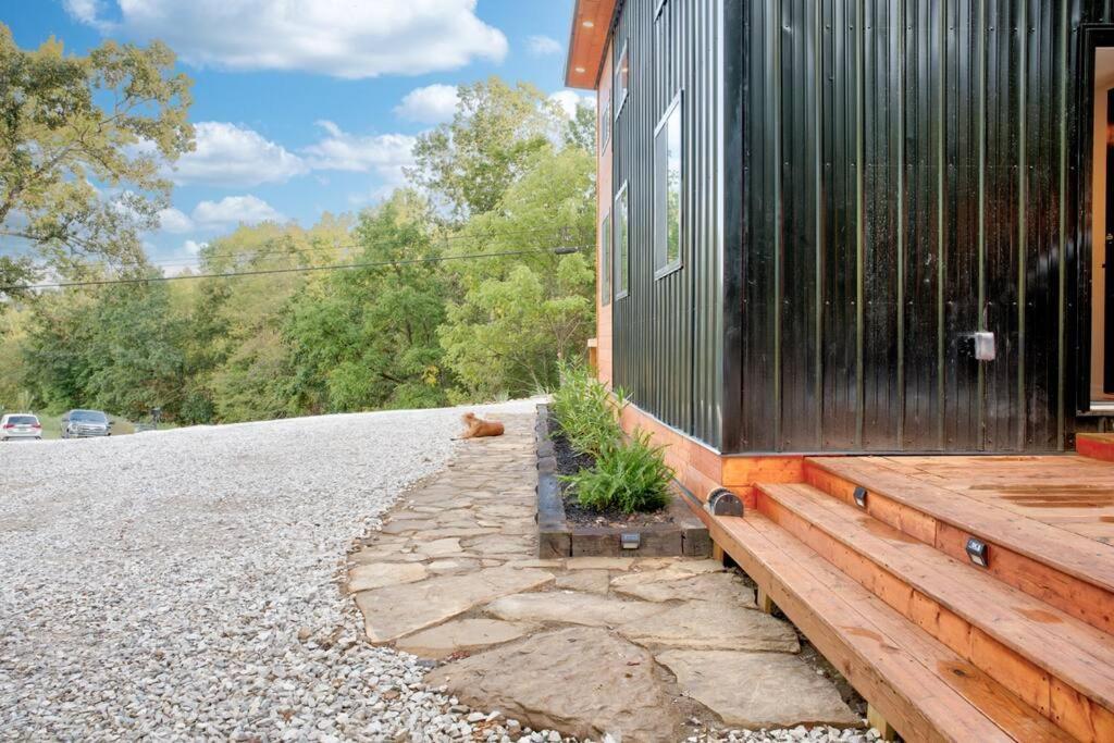 Holiday home 2 Bed 1 Bath-sleeps 5 To 6 Near Rrg Large Deck *